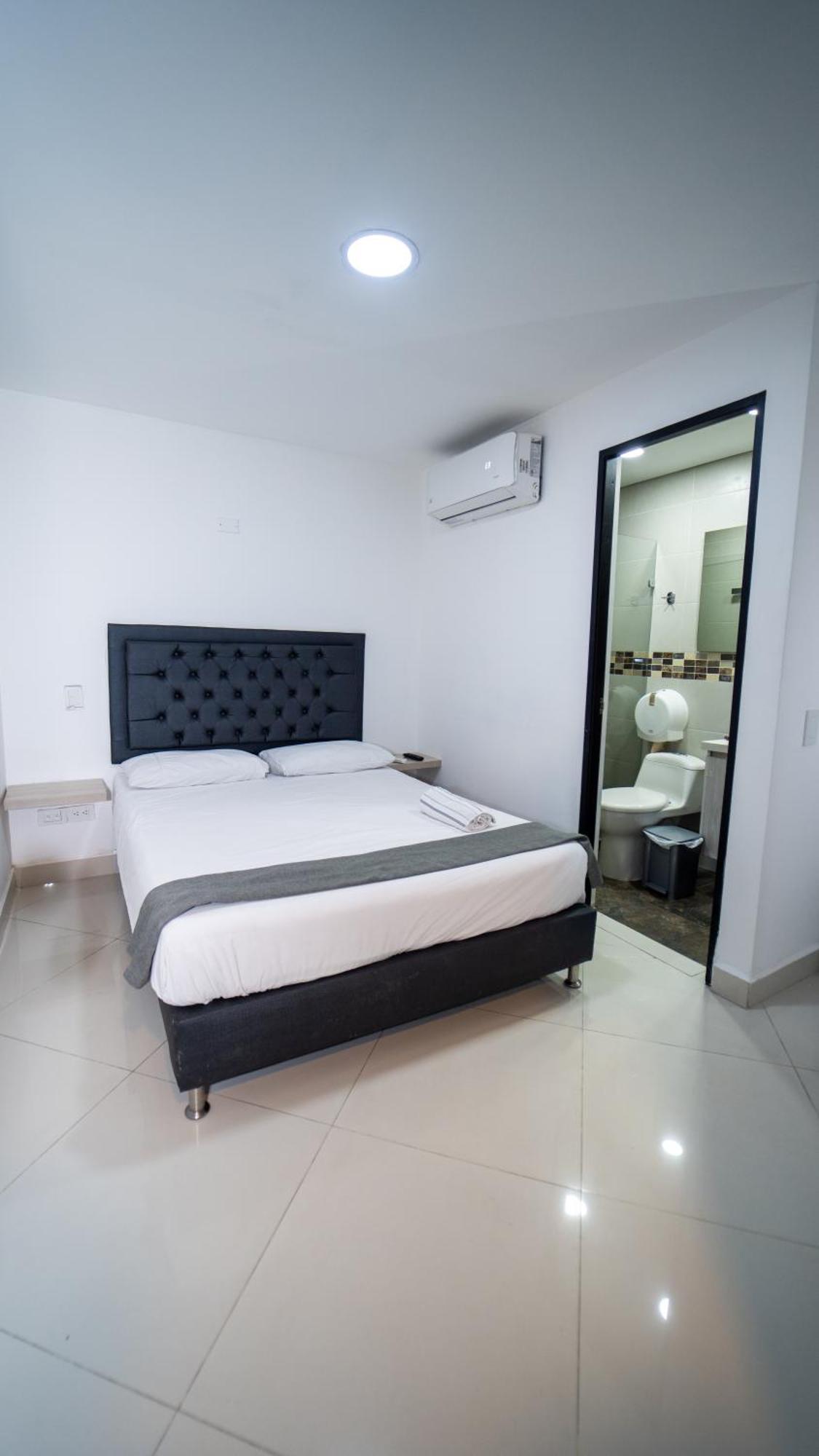 79 Hotel Medellin Ngoại thất bức ảnh