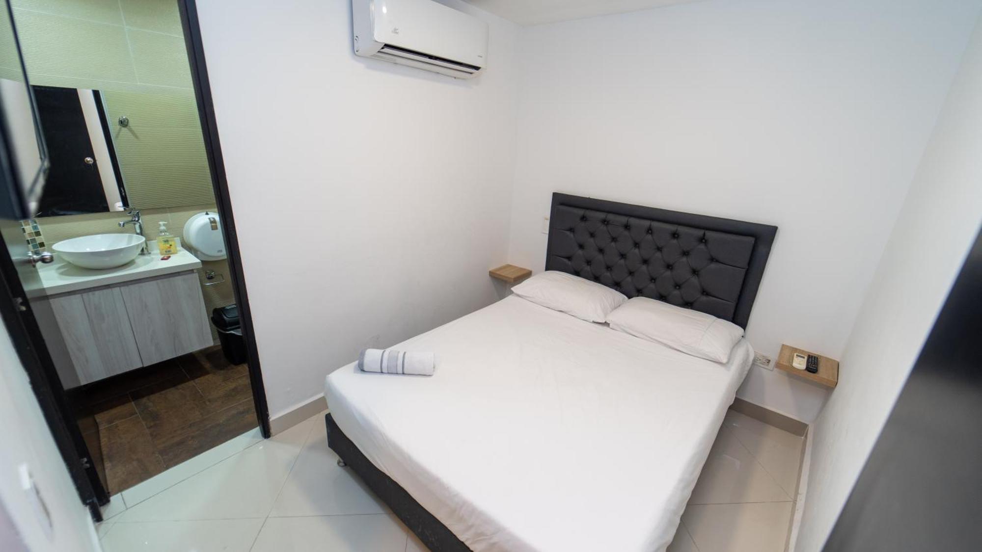 79 Hotel Medellin Ngoại thất bức ảnh