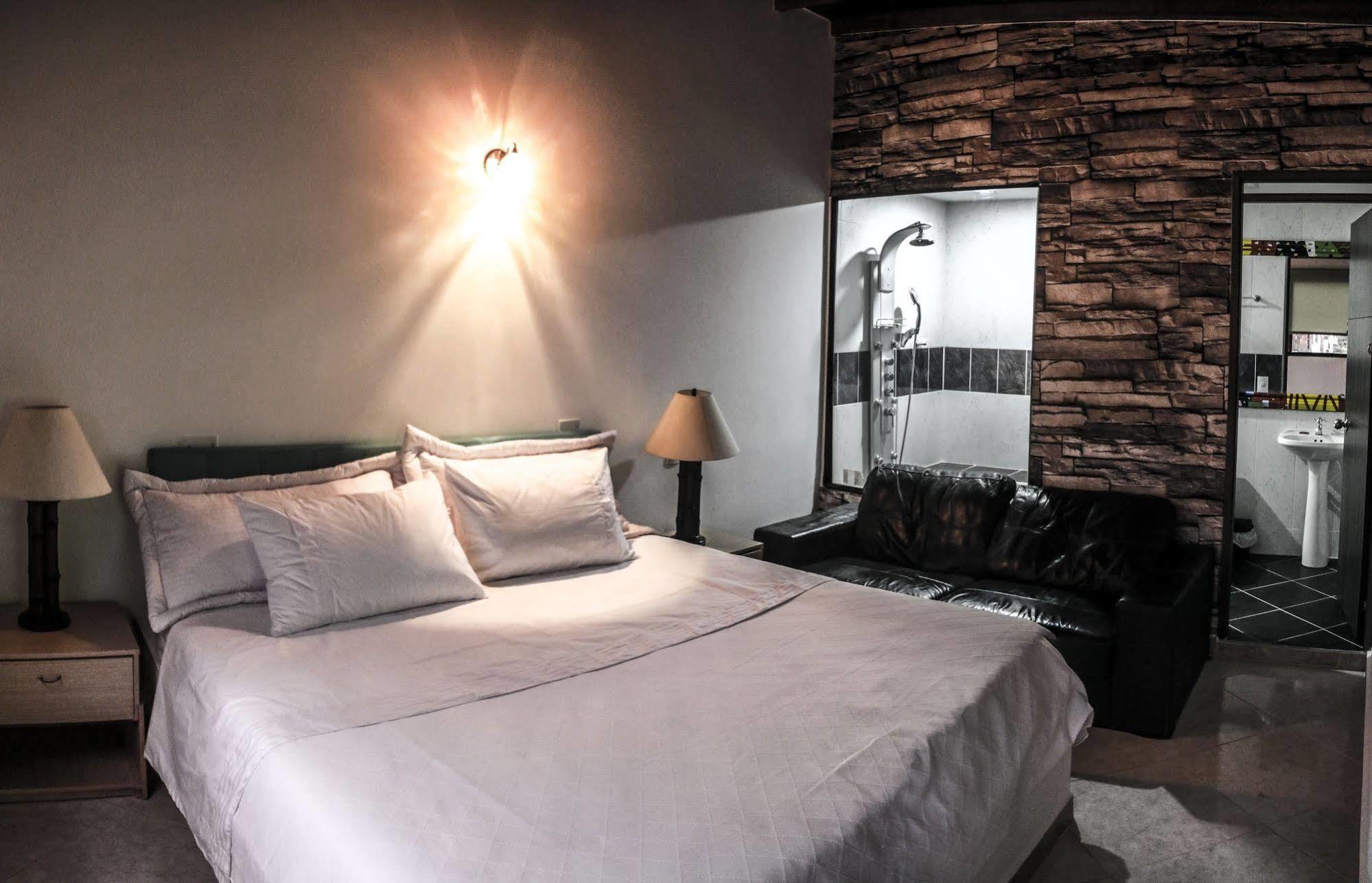79 Hotel Medellin Ngoại thất bức ảnh